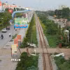 Tuyến đường sắt Hà Nội-Hải Phòng chạy qua địa bàn xã Như Quỳnh, Hưng Yên. (Ảnh: TTXVN)