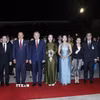 Thủ tướng Anutin Charnvirakul và Phu nhân cùng nhiều quan chức Chính phủ Hoàng gia Thái Lan ra sân bay quốc tế Don Mueng tiễn Tổng Bí thư, Chủ tịch nước Tô Lâm và Phu nhân. (Ảnh: Thống Nhất/TTXVN)