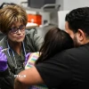 Nhân viên y tế tiêm phòng vaccine sởi cho trẻ nhỏ ở Lubbock, bang Texas (Mỹ) ngày 27/2/2025. (Ảnh: Getty Images/TTXVN)