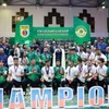 Thủ tướng Phạm Minh Chính với các võ sinh Liên đoàn Vovinam tại Algeria. (Ảnh: Dương Giang/TTXVN)