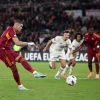 Cầu thủ AS Roma thực hiện 1 quả penalty đến 3 lần nhưng đều không thành công. (Nguồn: Getty Images)