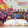 Đội Thái Sơn Bắc với Cúp vô địch Giải Futsal HDBank Cúp Quốc gia 2025. (Ảnh: Trung Tuyến/TTXVN)