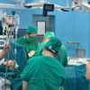 Ca phẫu thuật cho bệnh nhân.