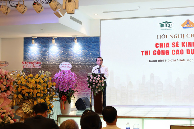Ông Huỳnh Phạm Tuấn Anh, Phó giám đốc Sở Quy hoạch – Kiến trúc TP.HCM phát biểu tại hội thảo. (Ảnh: PV/Vietnam+) 1000007825.jpg