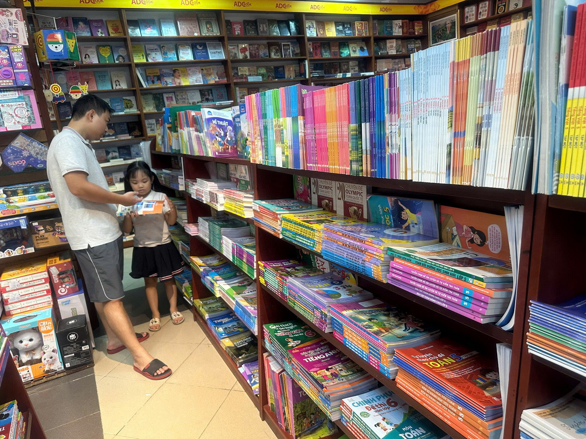 vnp_sach giao khoa_nha xuat ban giao duc 8.jpg