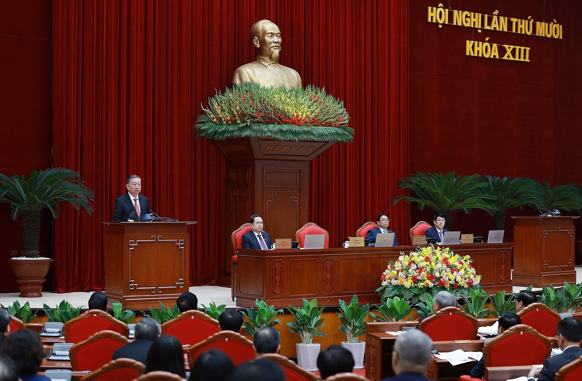 Tổng Bí thư, Chủ tịch nước Tô Lâm phát biểu tại Hội nghị lần thứ 10 Ban Chấp hành Trung ương Đảng Cộng sản Việt Nam khóa XIII. (Ảnh: TTXVN) TTXVN_1809 Tong Bi thu Ban Chap hanh Trung uong 1.jpg