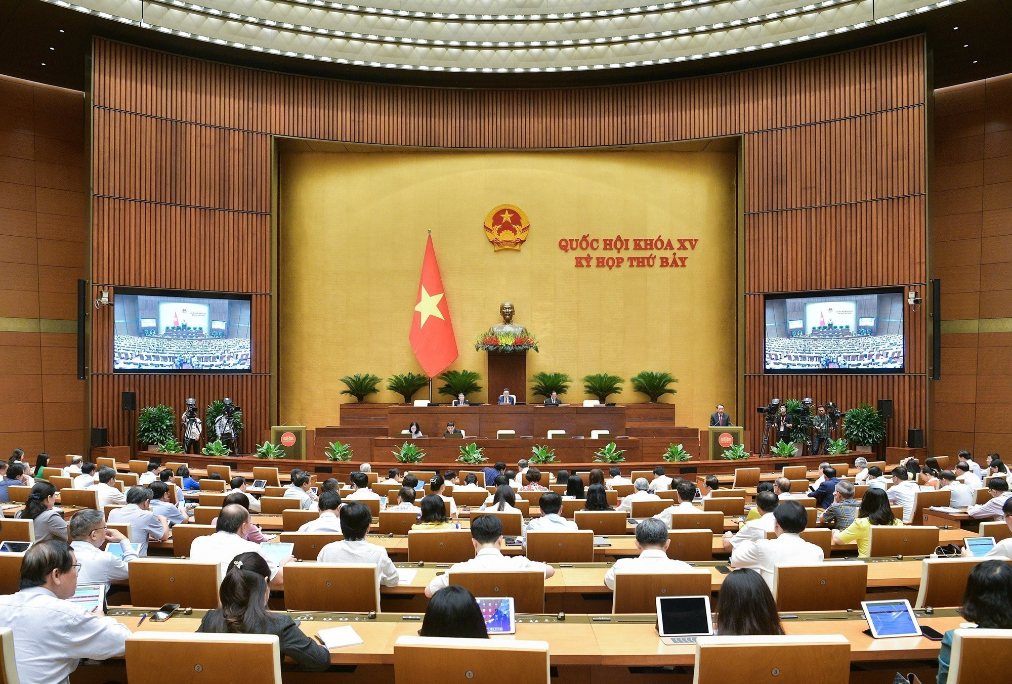 Kỳ họp thứ 7, Quốc hội khóa XV đã thành công tốt đẹp với nhiều kết quả nổi bật. (Ảnh: TTXVN) vna_potal_ky_hop_thu_7_quoc_hoi_khoa_xv_quoc_hoi_thao_luan_ve_du_an_luat_quan_ly_su_dung_vu_khi_vat_lieu_no_va_cong_cu_ho_tro_sua_doi_7409353.jpg