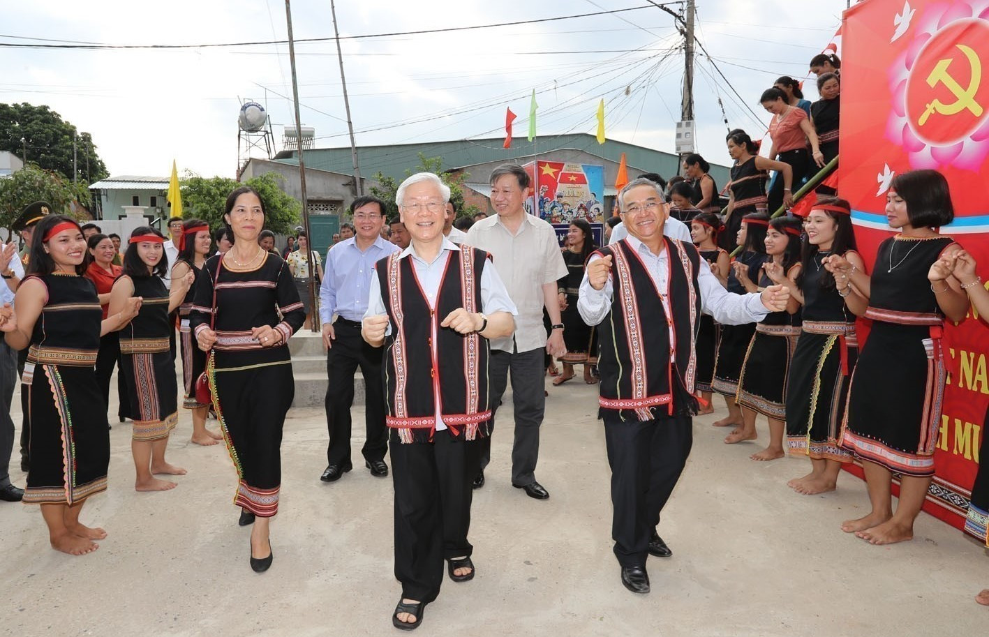 vna_potal_tong_bi_thu_nguyen_phu_trong_tron_doi_vi_nuoc_vi_dan_222059574_7491681.jpg