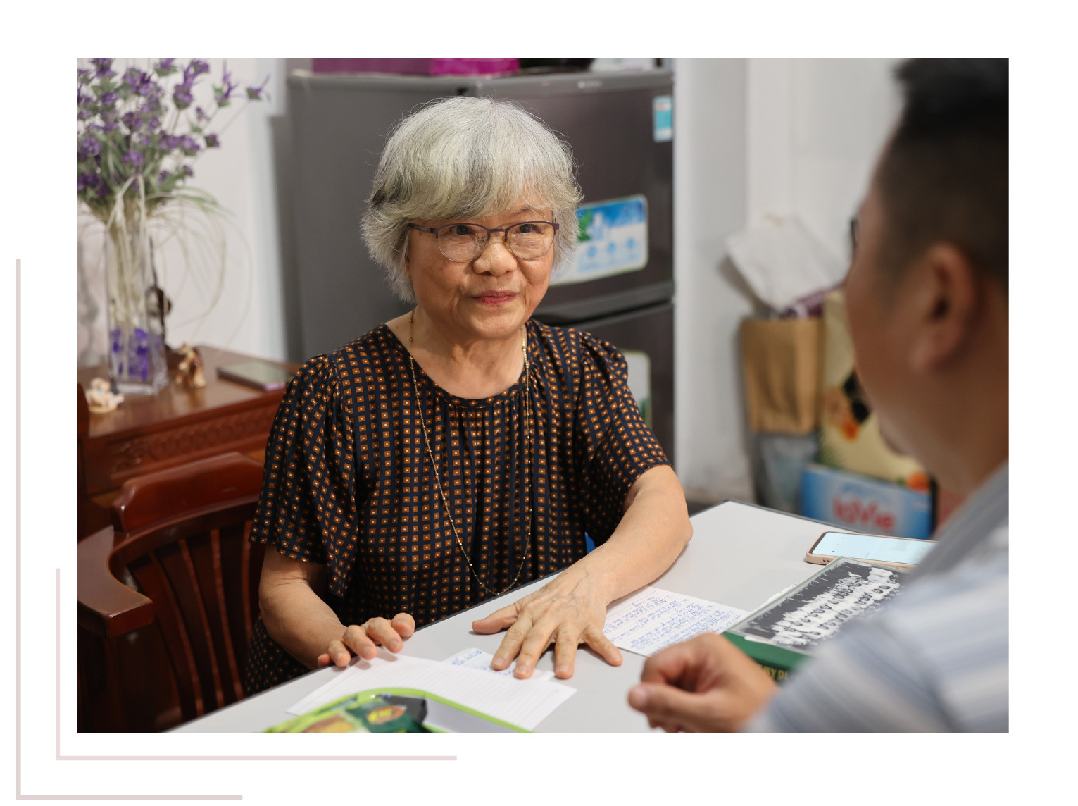 Bà Nguyễn Thanh Lịch trò chuyện với phóng viên Báo Điện tử VietnamPlus. (Ảnh: Minh Công/Vietnam+ ) z5616448369035_9453e7c328a1c6a3a5474e25386dd90e.jpg