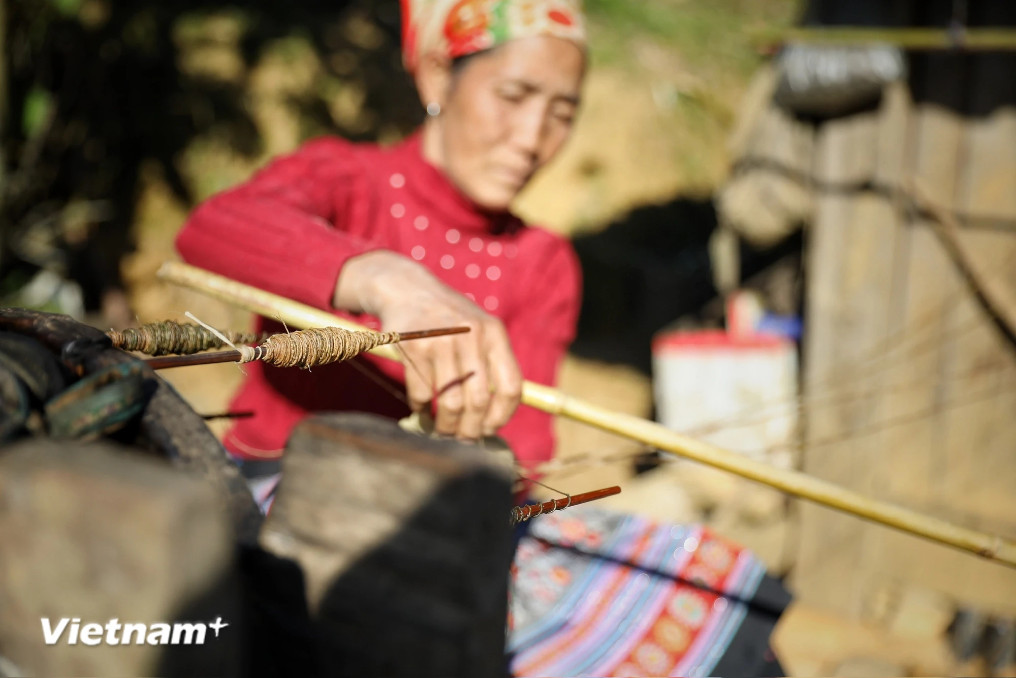 Nghề dệt vải lanh truyền thống của đồng bào H'Mông, Lai Châu cần được bảo tồn và phát huy giá trị bản sắc độc đáo. (Ảnh: Mai Mai/Vietnam+)