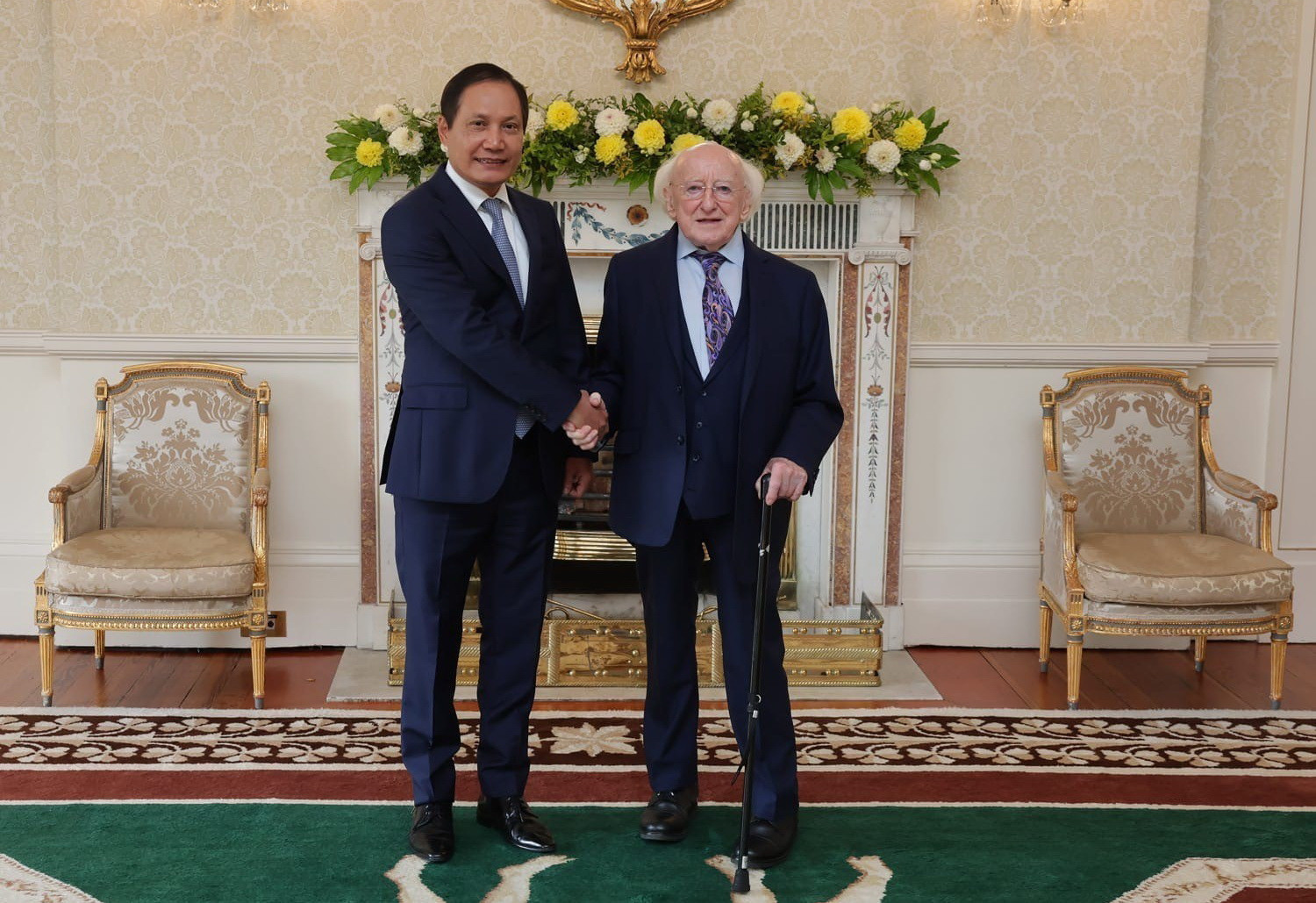 tong bi thu tham Ireland 2.jpg