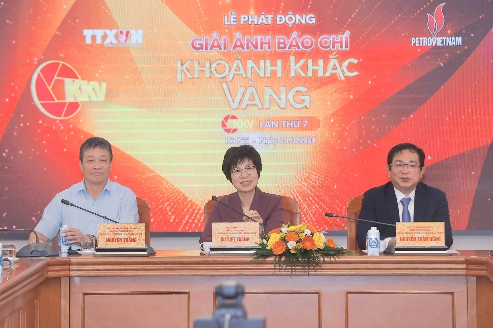 vna_potal_le_phat_dong_giai_anh_bao_chi_khoanh_khac_vang_lan_thu_7_7667746.jpeg