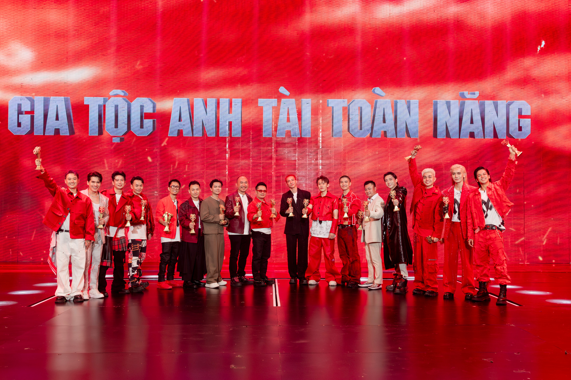 Gia Tộc Anh Tài toàn năng.jpg