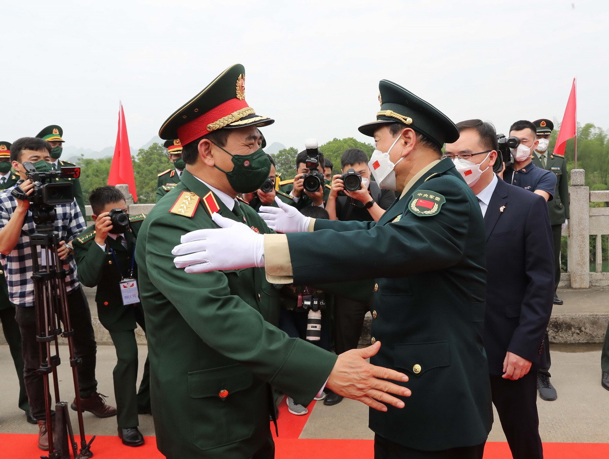 ttxvn_giao luu huu nghi quoc phong Viet Trung 1.jpg