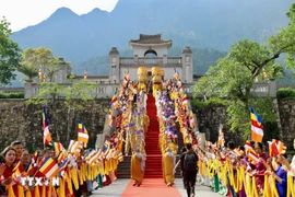Lễ hội ở Yên Tử. (Ảnh: TTXVN phát)