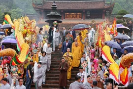 Không khí trong ngày khai hội chùa Hương những năm trước. (Ảnh: Thanh Tùng/TTXVN)