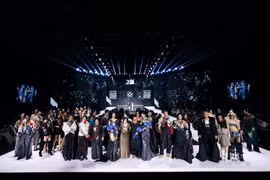 Bộ sưu tập “Kẻ mộng du”: Khi truyền thống và hội họa bước lên sàn catwalk