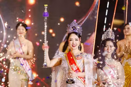 Tân Hoa hậu được đánh giá có vẻ đẹp phúc hậu, quý phái và đặc biệt thân thiện. (Ảnh: PV)