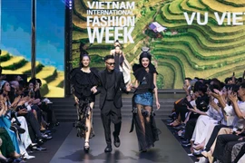 “Đặc sản” Bắc Hà trên sàn diễn Tuần lễ Thời trang Quốc tế Việt Nam Xuân Hè 