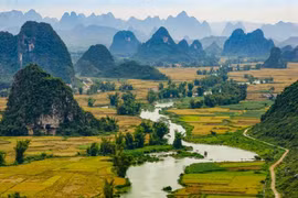 Cảnh quan thiên nhiên tươi đẹp và yên bình là một trong những điểm thu hút du khách quốc tế đến Việt Nam. (Ảnh minh họa: CTV/Vietnam+)
