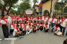 Đoàn kiều bào với 50 thành viên từ khắp thế giới về diễu hành A80 tham gia tổng hợp luyện lần hai, ngày 24/8. (Ảnh: Hồng Kiều/Vietnam+)