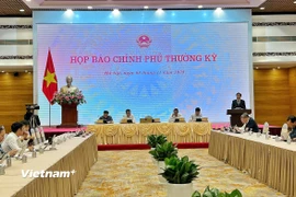 Toàn cảnh họp báo Chính phủ thường kỳ tháng 10. (Ảnh: Mai Mai/Vietnam+)