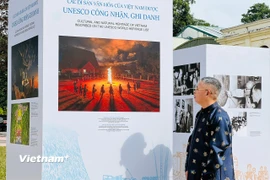 Một góc trưng bày của hành trình “Di sản văn hóa Việt Nam - sức sống từ truyền thống đến hiện đại.” (Ảnh: Mai Mai/Vietnam+)