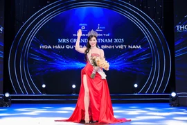 Nguyễn Thị Thưa đăng quang Hoa hậu Quý bà Hòa bình Việt Nam 2025. (Ảnh: BTC)