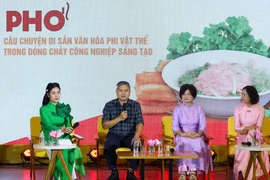 Tọa đàm bàn tròn trong khuôn khổ sự kiện dành cho các nhà nghiên cứu, nghệ nhân, chuyên gia ẩm thực, các doanh nghiệp và nhà quản lý. (Ảnh: CTV/Vietnam+)