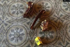 Phần bị hư hại của ngai vàng triều Nguyễn thuộc quần thể di tích Điện Thái Hòa trong vụ việc vừa qua. (Nguồn ảnh: Trung tâm Bảo tồn di sản Cố đô Huế)