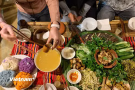 Ẩm thực địa phương là một trong những trải nghiệm hấp dẫn du khách. (Ảnh minh họa: Mai Mai/Vietnam+)