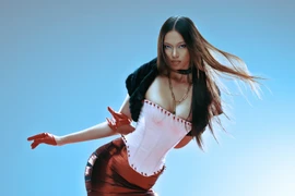 "Soi" dung nhan top 15 thí sinh Vietnam’s Next Top Model 2025 vào nhà chung