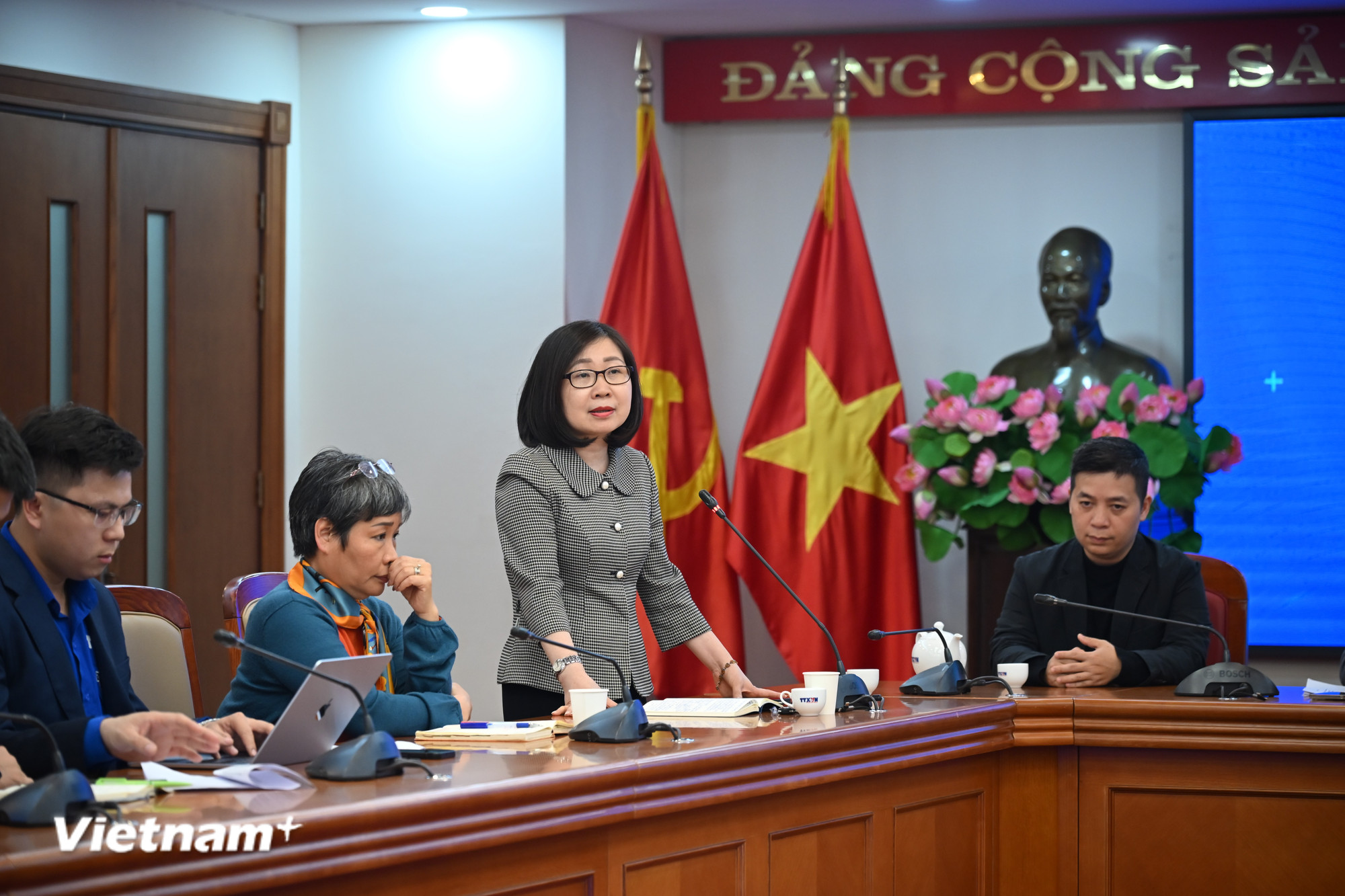 Phó Tổng giám đốc Thông tấn xã Việt Nam khẳng định những "kim chỉ nam" để có thông tin đúng và trúng, đảm bảo định hướng, phục vụ cho sự phát triển của quốc gia. (Ảnh: Minh Anh/Vietnam+)