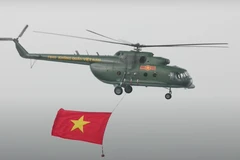 Các phi đội trực thăng cất cánh: Thành phố Hồ Chí Minh rực rỡ sao vàng
