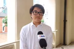 Bạn Nguyễn Nhân Trí - Chủ tịch Hội sinh viên Việt Nam tại Hong Kong, sinh viên Đại học Metropolitan Hong Kong trả lời phỏng vấn của PV TTXVN. (Ảnh: Xuân Vịnh/TTXVN)