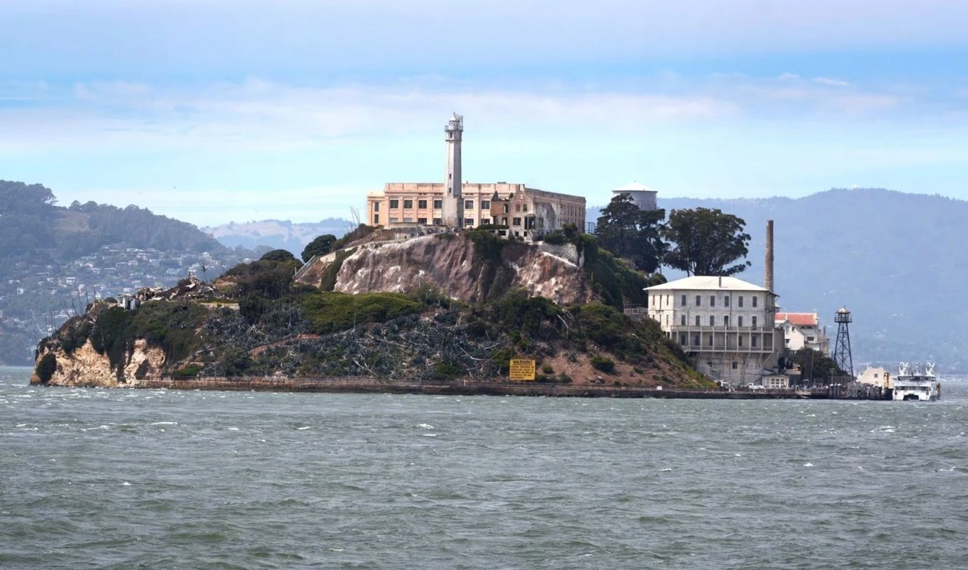Ông Trump đề xuất khôi phục nhà tù Alcatraz, gây tranh cãi về di sản lịch sử