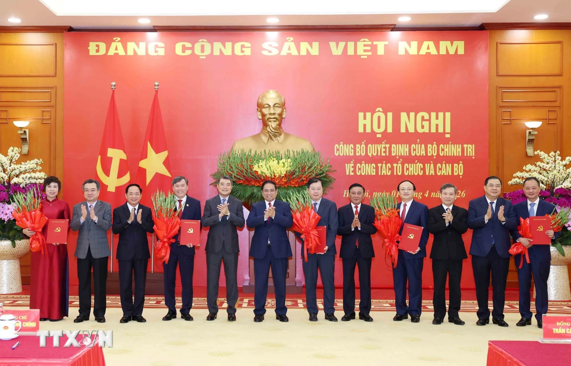 Bộ Chính trị công bố quyết định quan trọng về tổ chức và cán bộ 5 cơ quan