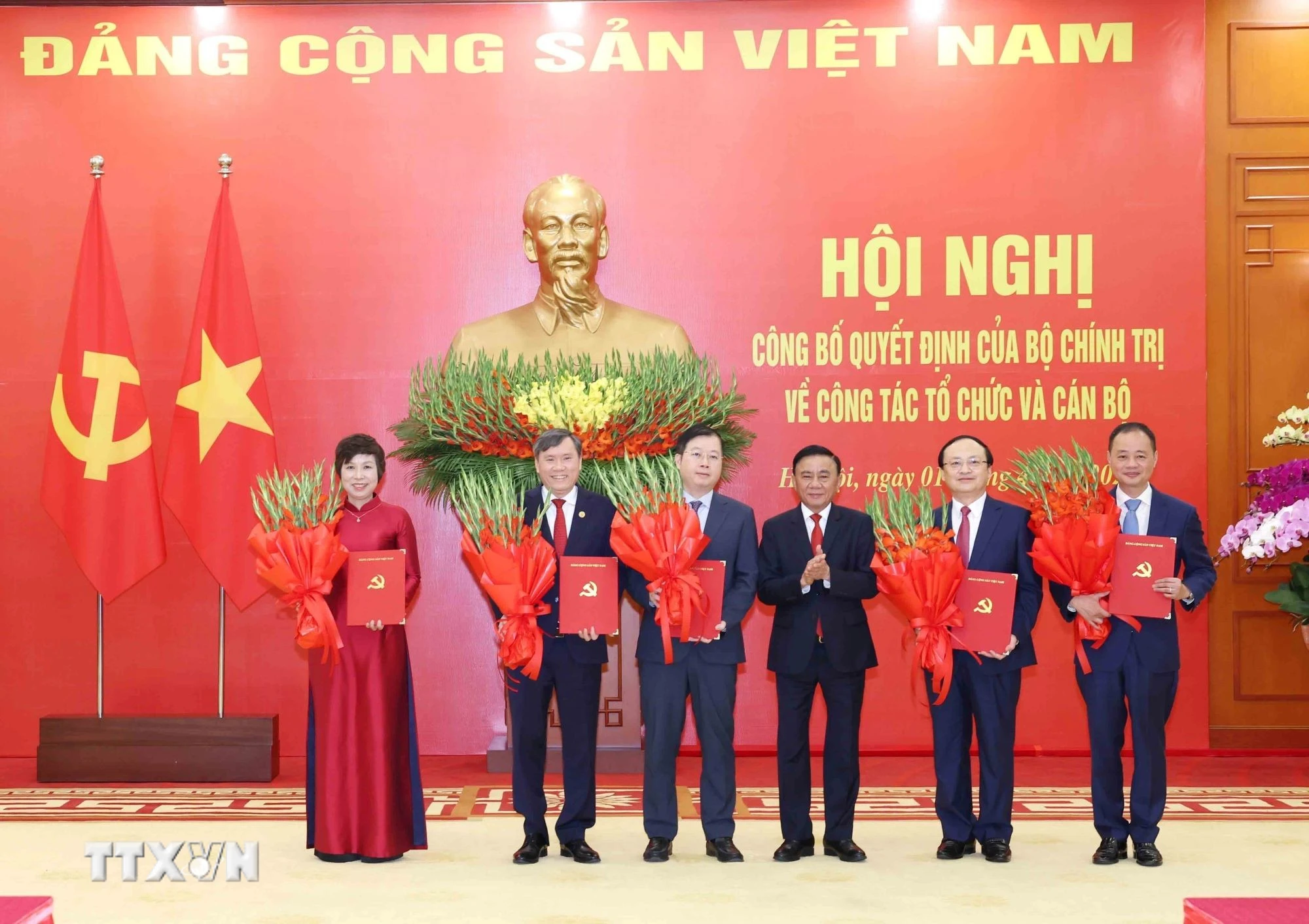 Bộ Chính trị quyết định về công tác tổ chức cán bộ của TTXVN, VOV, VTV và hai viện hàn lâm