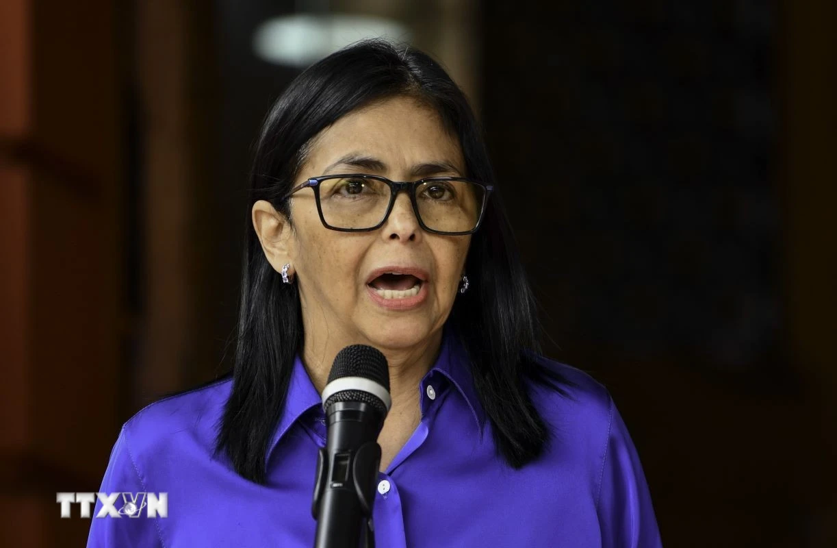 Mỹ dỡ bỏ trừng phạt đối với Tổng thống lâm thời Venezuela