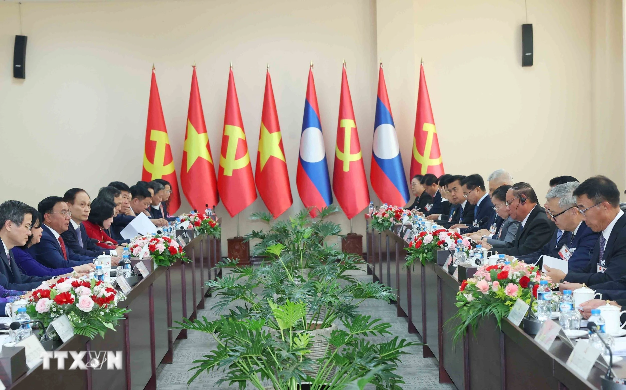 Thường trực Ban Bí thư họp với Thường trực Ban Bí thư Trung ương Đảng