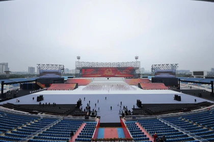 Khu vực sân vận động Mỹ Đình sẵn sàng cho Đại nhạc hội đặc biệt “Dưới lá cờ vẻ vang của Đảng”.