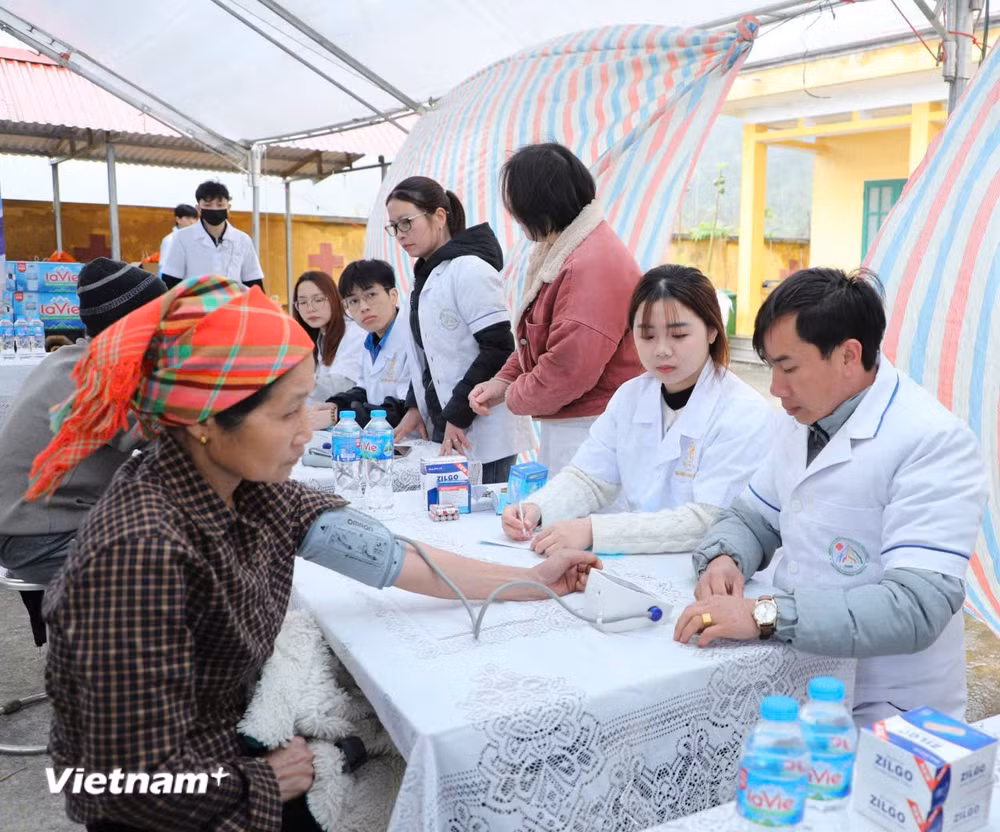 vnp-kham-chua-benh.jpg