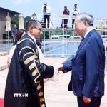 Chủ tịch Quốc hội Sri Lanka Jagath Wickramaratne đón Tổng Bí thư, Chủ tịch nước Tô Lâm. (Ảnh: Thống Nhất/ TTXVN)