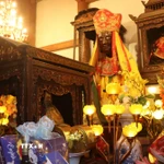 Pho tượng có niên đại thế kỷ 18, đến nay vẫn còn khá nguyên vẹn. (Ảnh: Thanh Thương/TTXVN)