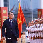 Thủ tướng Lê Minh Hưng dự Lễ đón nhận Danh hiệu Anh hùng Lực lượng vũ trang nhân dân của Công an thành phố Hải Phòng. (Ảnh: Dương Giang/TTXVN)