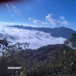 Tà Xùa quanh năm được bao bọc trong những dải mây mù, nên đến đây vào bất kỳ thời điểm nào cũng đẹp. (Ảnh; Hồng Hạnh/Vietnam+)