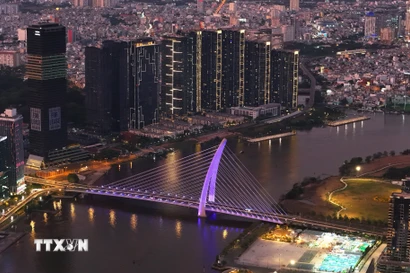 Thành phố Hồ Chí Minh về đêm. (Ảnh: Hồng Đạt/TTXVN)