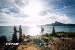 Bình minh Côn Đảo trong mắt du khách Việt. (Ảnh: Vương Công Nam/Vietnam+)