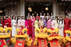 Dàn hoa hậu, á hậu, nam vương vừa tham gia “ngày hội lì xì” mừng Xuân mới, khởi động các dự án trong năm 2026. (Ảnh: CTV/Vietnam+)