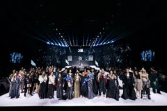 Bộ sưu tập “Kẻ mộng du”: Khi truyền thống và hội họa bước lên sàn catwalk